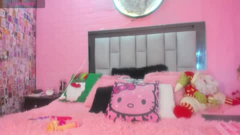 nicole_rosales online show from 12.19.25