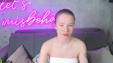Nicole  My schedule for the week 2 GMT  9am-15pm  Mo Tu Th Fr online show from 04.06.26