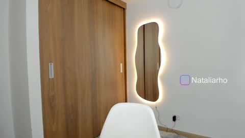 Snapshot of nicole_whitee chatting on 12.11.24 N A T A L I A online show from 12.11.24