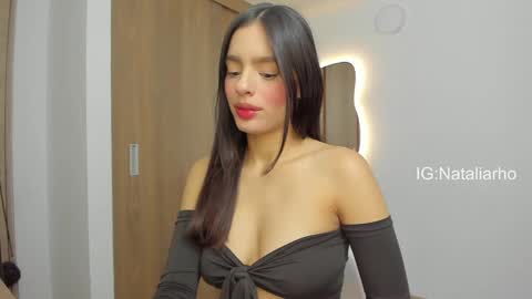 Snapshot of nicole_whitee chatting on 01.10.25 N A T A L I A online show from 01.10.25