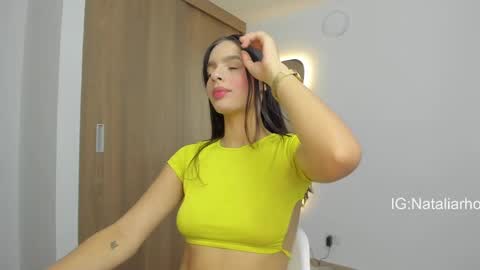 Snapshot of nicole_whitee chatting on 03.05.25 N A T A L I A online show from 03.05.25