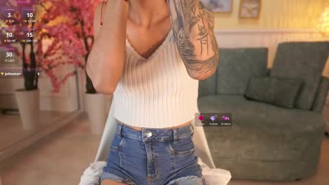 Nicole Crawft online show from 11.07.25