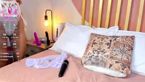 N i c o l e  online show from 11.24.25