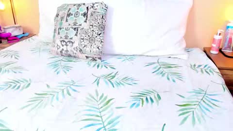 N i c o l e  online show from 01.10.26