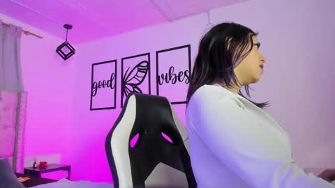 nicolee millerr online show from 04.22.26