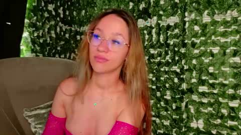 Snapshot of nicoleirisxxx chatting on 06.22.26 nicoleirisxxx online show from 06.22.26