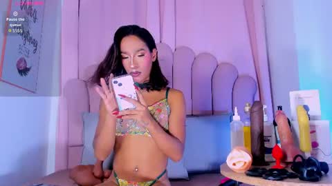 Snapshot of nicolemadrird chatting on 07.18.26 nicolemadrird online show from 07.18.26