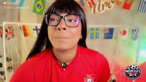 Snapshot of nicolemorelli2 chatting on 06.17.26 Andrea give it a thumbs up please its important online show from 06.17.26