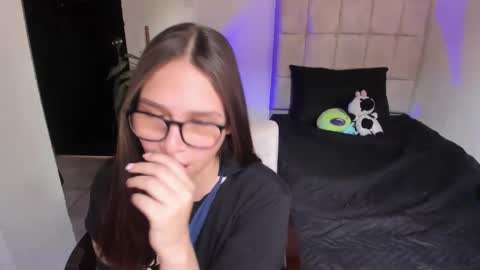 Snapshot of nicolepeachx chatting on 03.02.26 Nicol independent model online show from 03.02.26