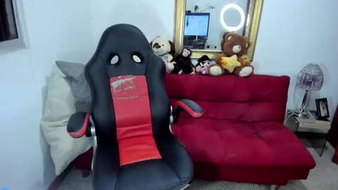 Nicolettcolin  online show from 12.04.24