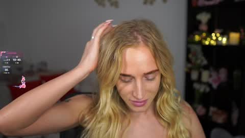 nicolette__shea_ online show from 12.20.24