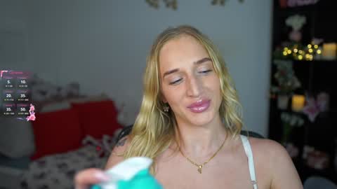 nicolette__shea_ online show from 12.29.24