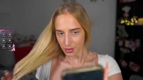 nicolette__shea_ online show from 12.31.24