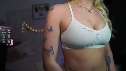 nicolette__shea_ online show from 02.18.25