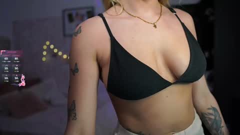 nicolette__shea_ online show from 02.19.25