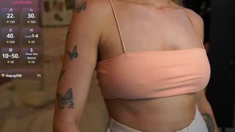 nicolette__shea_ online show from 09.11.25