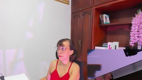 Snapshot of nicolettryan chatting on 10.02.25 Nicolett Ryan  online show from 10.02.25