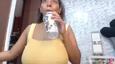 Snapshot of nicolle4 chatting on 06.16.26 nicolle4 online show from 06.16.26