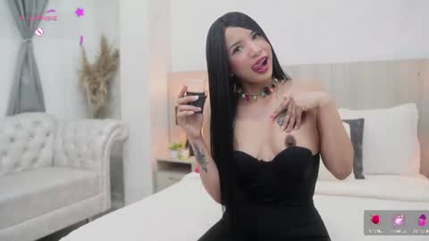 Nicolle Alvarez online show from 06.14.26