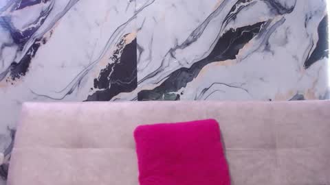 Snapshot of nicolle_gomes chatting on 11.22.25 nicolle gomes online show from 11.22.25