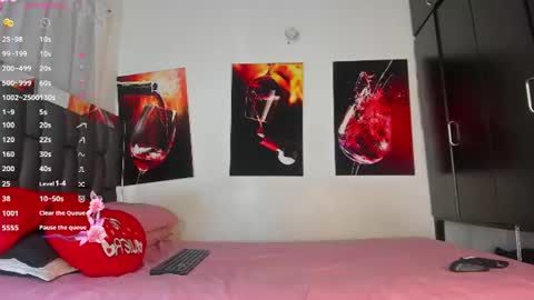 nicolle_hanks1 online show from 06.23.26