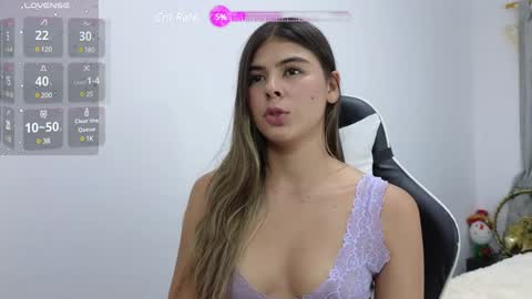 Snapshot of nicolle_jhons chatting on 12.20.24 Nicolle online show from 12.20.24