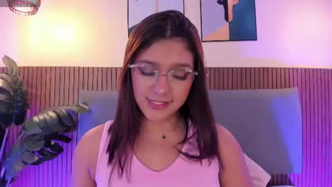 Snapshot of nicolleevan_ chatting on 07.06.26 NICOLLE EVANS online show from 07.06.26
