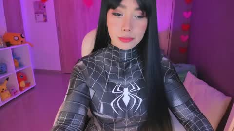 Nicolle  Go to Visit   online show from 04.30.26