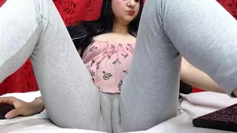 Snapshot of nicolleowens chatting on 02.20.26 NICOLLE online show from 02.20.26