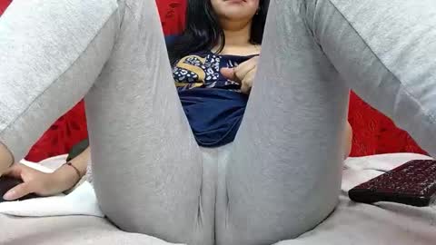 Snapshot of nicolleowens chatting on 03.04.26 NICOLLE online show from 03.04.26