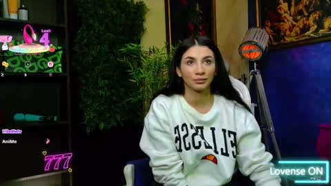 Nicolle online show from 04.23.26
