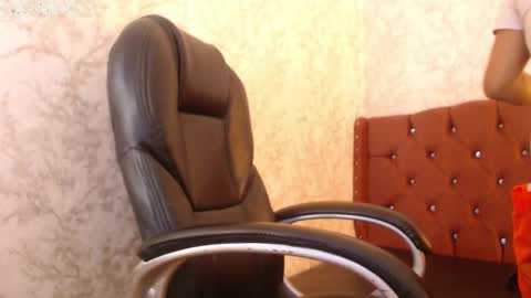 Nicolle Miley online show from 01.23.25