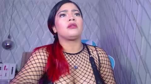 Nicolle Miley online show from 02.11.25