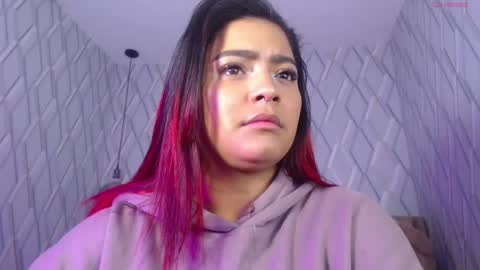 Nicolle Miley online show from 03.11.25