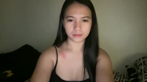 Snapshot of nicollete_snow chatting on 10.11.25 NIC 333 online show from 10.11.25