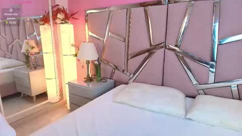 Snapshot of nicollevsconttei chatting on 01.15.26 nicollevsconttei online show from 01.15.26