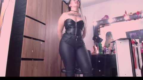nicolmiss online show from 05.13.26