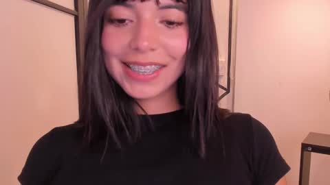 Snapshot of nicolross_ chatting on 01.08.26 NicolRoss online show from 01.08.26