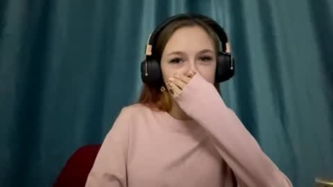 Snapshot of nidadingson chatting on 11.03.25 Jenny online show from 11.03.25