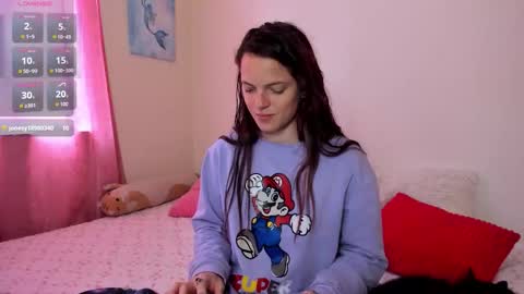 Snapshot of niela_go chatting on 09.18.25 Niela online show from 09.18.25