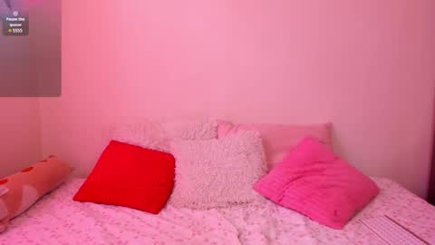 Snapshot of niela_go chatting on 09.27.25 Niela online show from 09.27.25