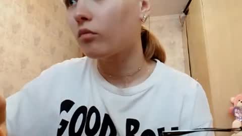 Ella online show from 04.06.26