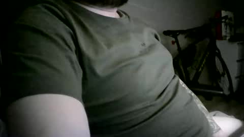 Snapshot of niewidoczny26 chatting on 10.28.25 Niewidoczny online show from 10.28.25