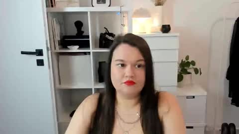 Holly online show from 02.25.26