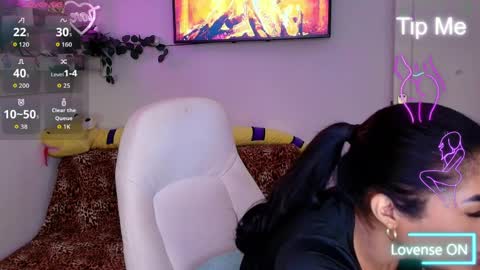 Snapshot of niickylovee chatting on 03.24.26 Nicolle Bustamante online show from 03.24.26