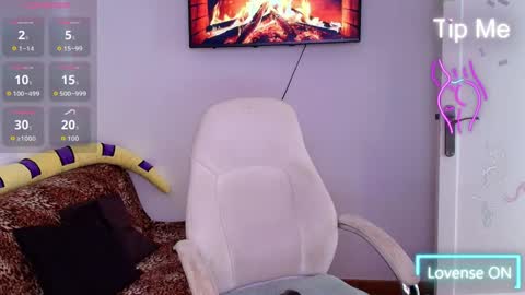 Snapshot of niickylovee chatting on 03.26.26 Nicolle Bustamante online show from 03.26.26