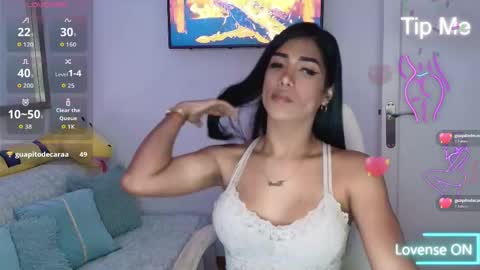 Snapshot of niickylovee chatting on 05.06.26 Nicolle Bustamante online show from 05.06.26