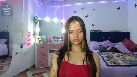Snapshot of niicolee_0808 chatting on 10.22.25 Nicolee   online show from 10.22.25