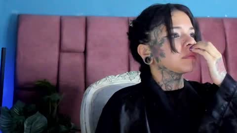 Snapshot of niinaink chatting on 01.26.25 NINAINK online show from 01.26.25