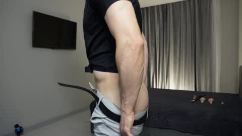 Snapshot of nik_sharp chatting on 05.16.26 Nik online show from 05.16.26